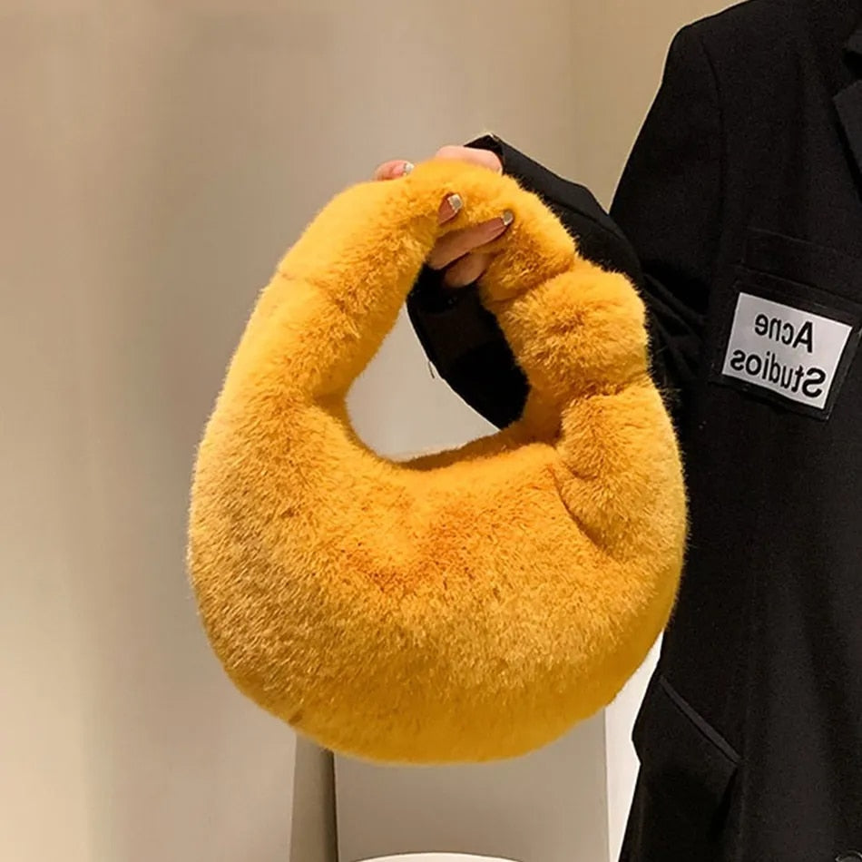 Crescent - Fur Women's Small Half Moon Bag Luxury Warm Plush Wrist Bags for Women Fashion Furry Short Handle Clutch Cute Ladies Coin Purses