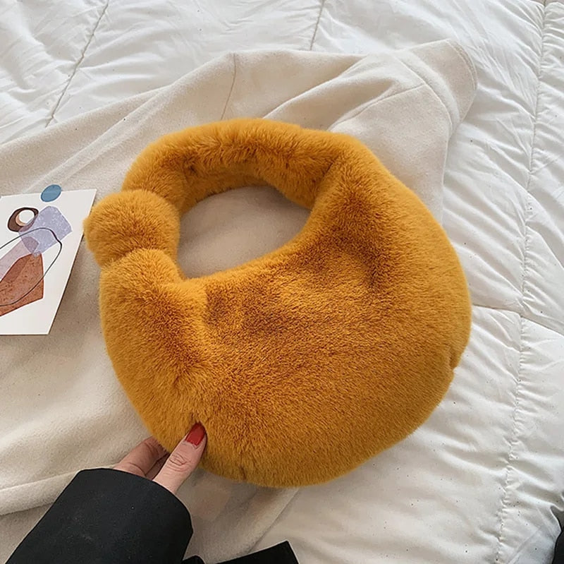 Crescent - Fur Women's Small Half Moon Bag Luxury Warm Plush Wrist Bags for Women Fashion Furry Short Handle Clutch Cute Ladies Coin Purses