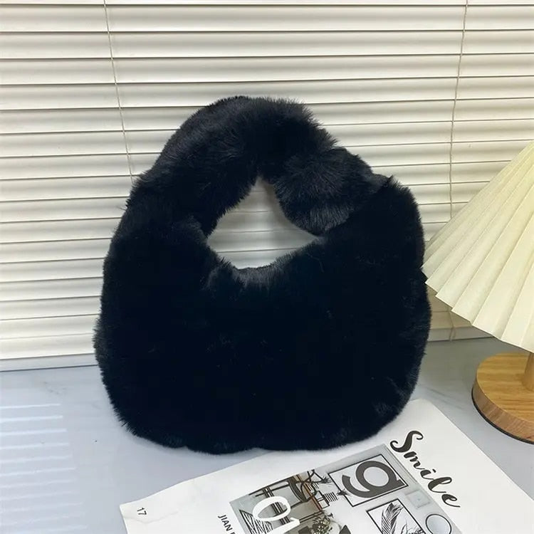 Crescent - Fur Women's Small Half Moon Bag Luxury Warm Plush Wrist Bags for Women Fashion Furry Short Handle Clutch Cute Ladies Coin Purses